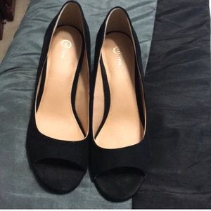 Black high heels shoes